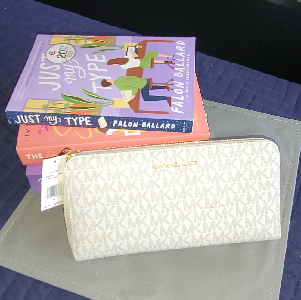 Michael Kors Large Continental Travel Wallet